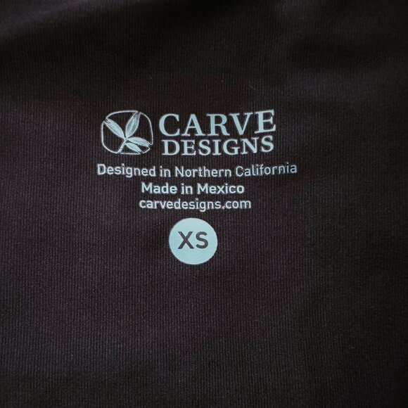 Carve Designs Dawson Rashguard Swim Top in Black - Picture 4 of 14